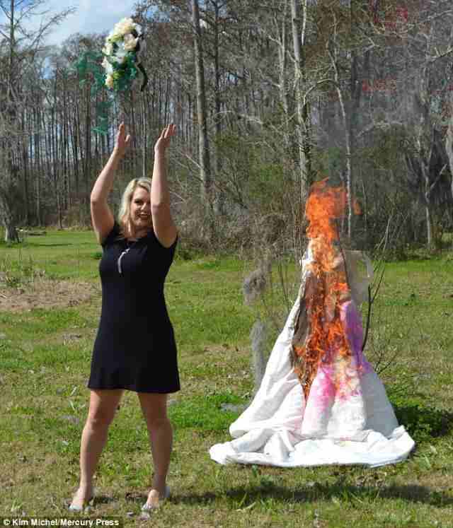 Aldadıldığını Facebokdan öyrəndi, baxın, neylədi -  FOTOLAR